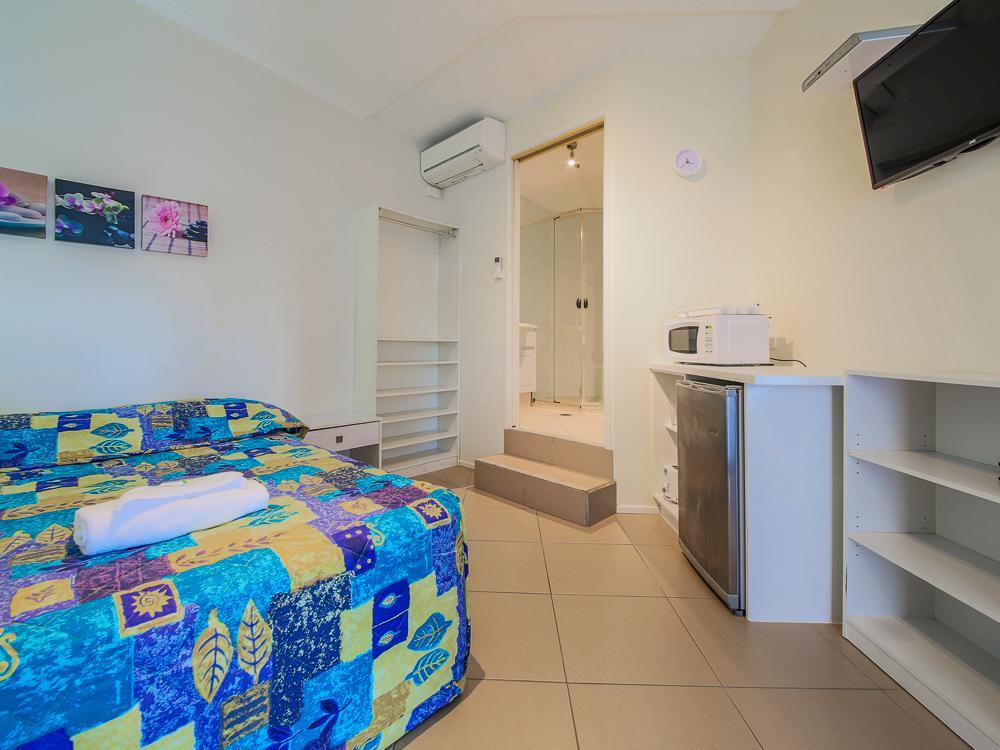 Marlin Motel Biggera Waters エクステリア 写真